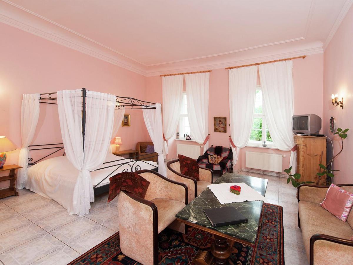 Vintage Apartment In Arzberg Triestewitz Exterior photo